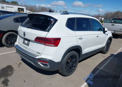 2022 Volkswagen Taos 1.5T Se из США, поврежденный, VIN 3VVYX7B26NM043768